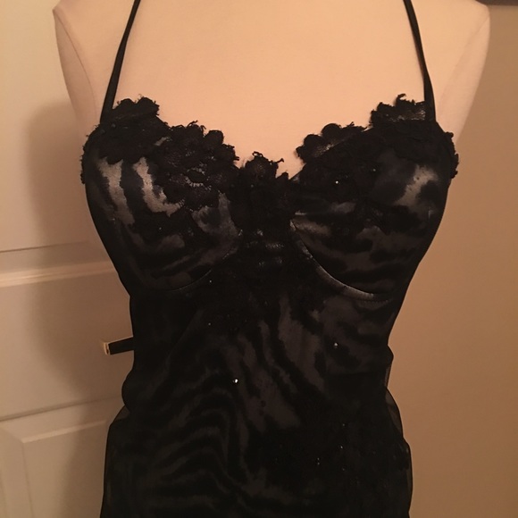 WOMENS BLACK FLORAL  LACE LOW BACK CUT DRESS - Picture 2 of 5